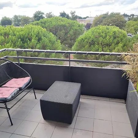 T2 Cosy Au Pied Du Tram *